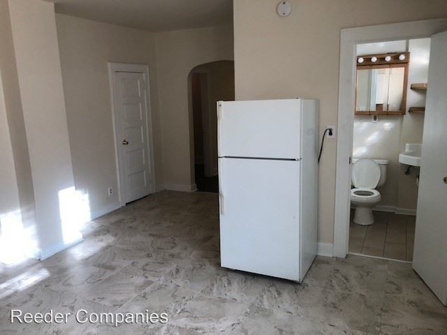 Building Photo - 5008 Baring Ave