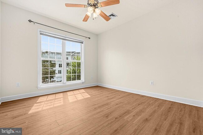 Building Photo - 2392 Brookmoor Ln