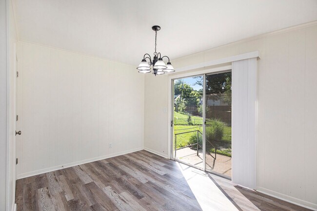 Building Photo - Move in Special!! Beautiful 3BR/2BA w/ Garage & Fenced Yard