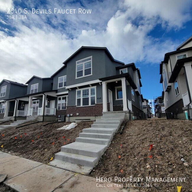 Stunning BRAND NEW Townhomes! 2640 Faust Cir Magna UT 84044