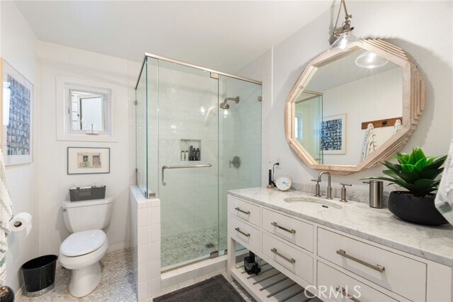 Building Photo - 330 28th St