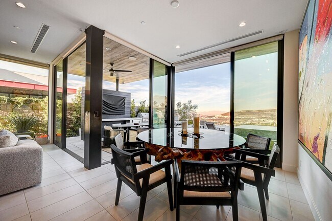 Building Photo - Amazing Golf Course and Las Vegas Valley V...