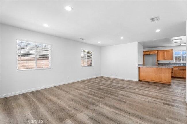Building Photo - 8691 Davmor Ave