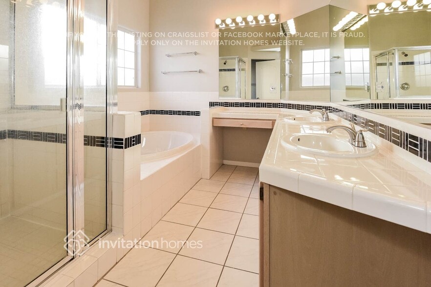 Building Photo - 3985 Roohani Ct