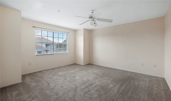 Building Photo - Spacious 2-Bed, 2-Bath Condo on the 3rd Fl...