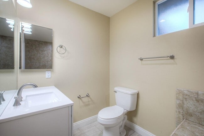 Building Photo - 18261 Sanders Dr