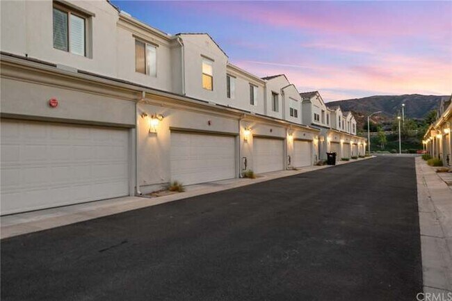 Building Photo - 2625 Verna Dr