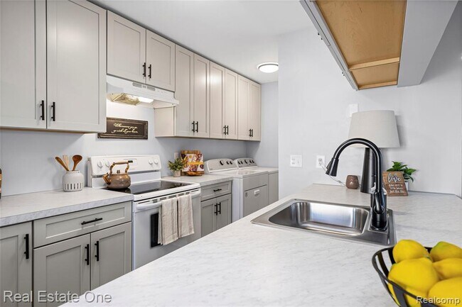 Building Photo - 2917 Rockford