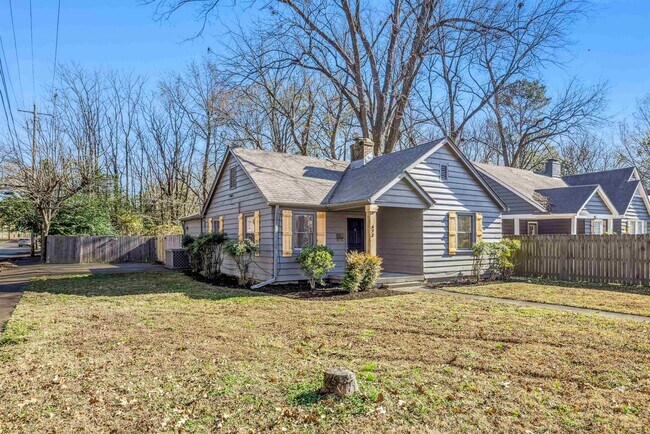 Building Photo - 672 Watson St