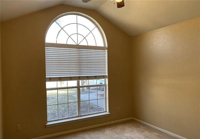 Building Photo - 1510 Zinfandel Dr