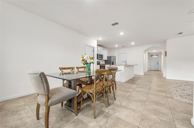 Building Photo - 6295 NW Regent St