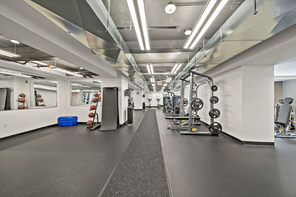 Building Photo - 219 S 18th St