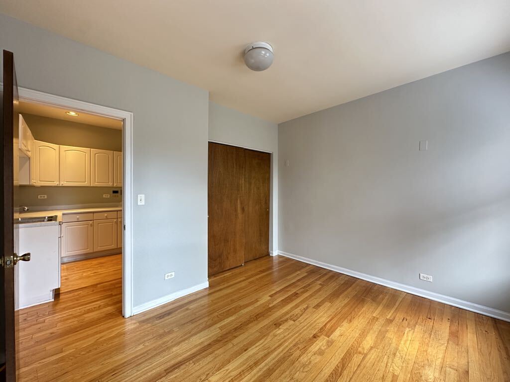 Building Photo - 4115 N Paulina St