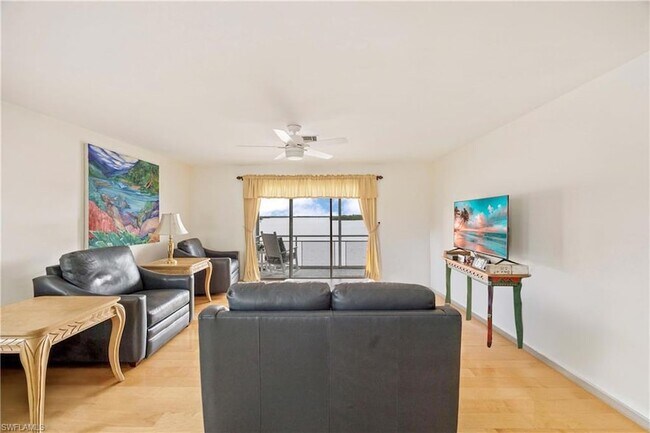Building Photo - 330 Kon Tiki Dr