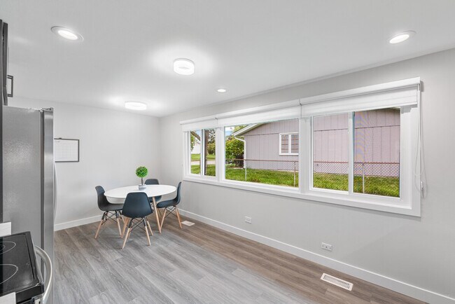 Building Photo - 227 Wakefield Ln