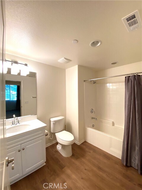 Building Photo - 584 Orlando Ct