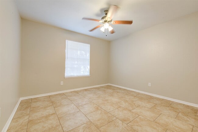 Building Photo - 8914 Stonehearth Ln