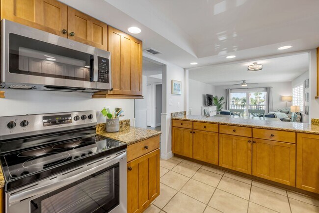Building Photo - New Smyrna 2BD/2BA Beach Condo in Waterfront Community!
