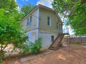 Building Photo - 1524 SW Binkley St