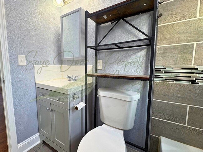 Building Photo - 7218 Agnes Ave