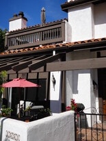 Building Photo - 1551 Palisades Dr