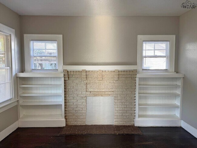 Building Photo - 1916 7th St