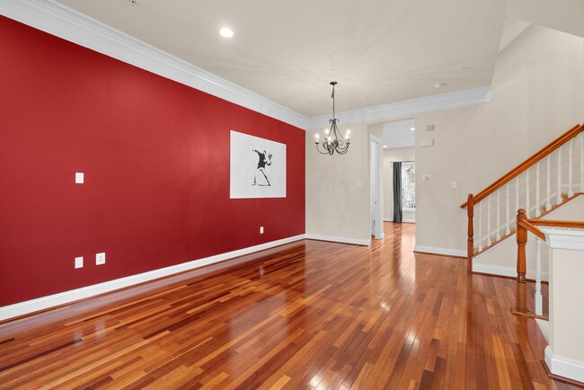 Building Photo - 3 Bed 2.5 Bath - Gaithersburg Townhouse - ...