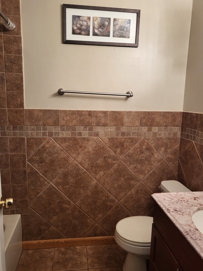 Building Photo - 14248 Savannah Dr