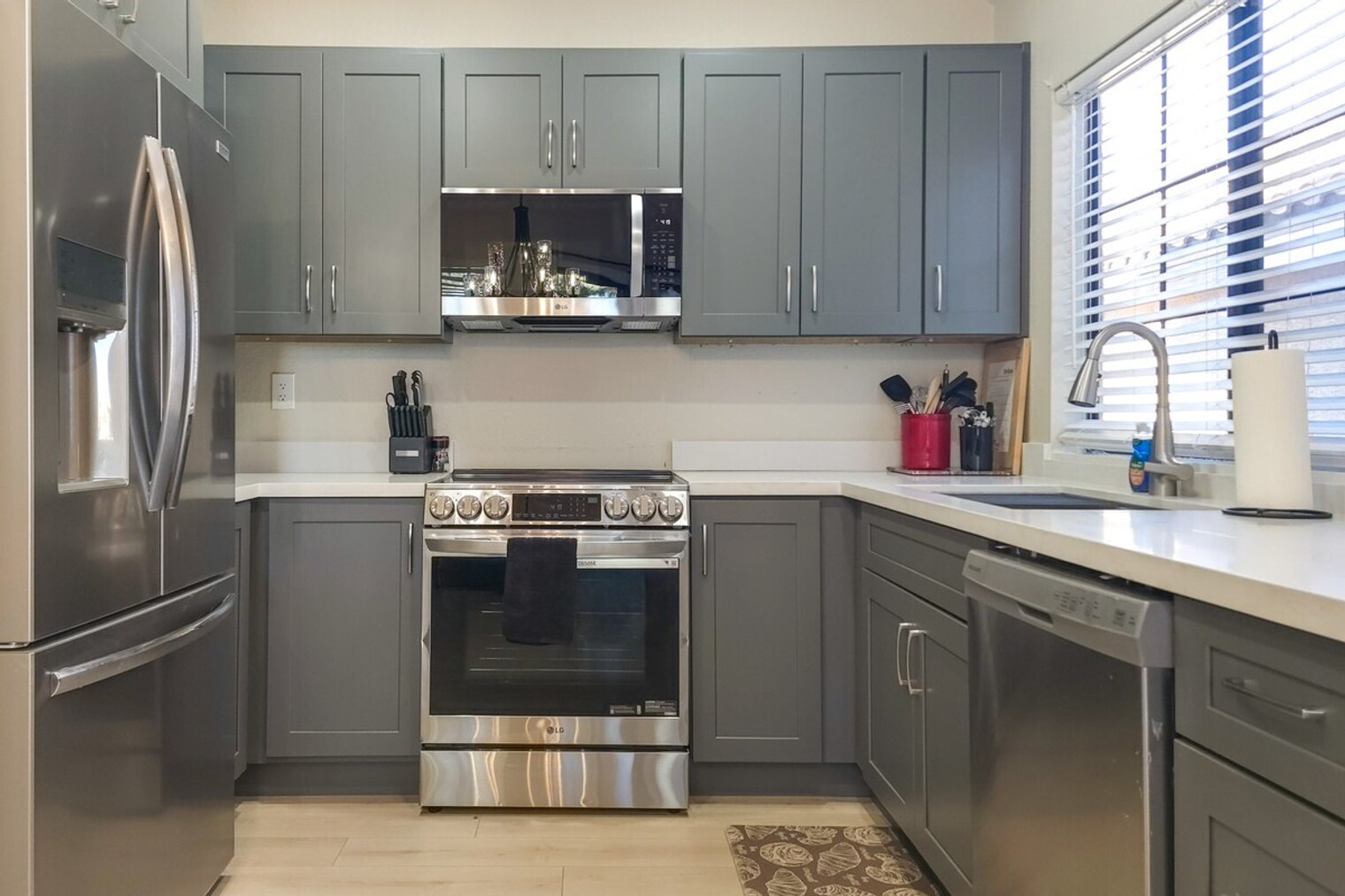 Building Photo - 1001 N Pasadena