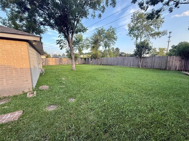 Building Photo - 24023 Red Sky Dr