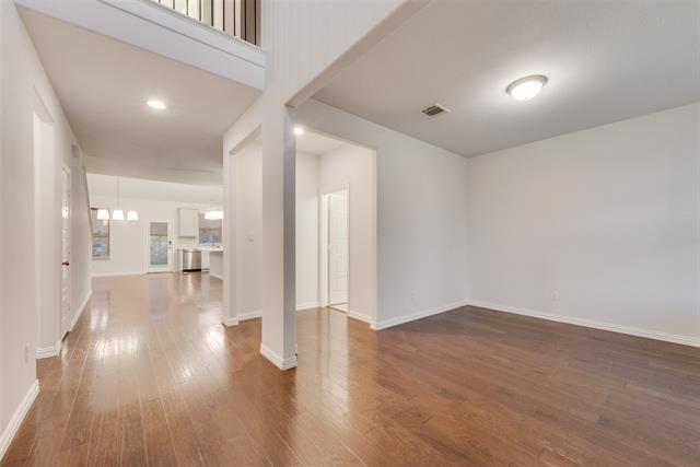 Building Photo - 2418 Hillview Dr