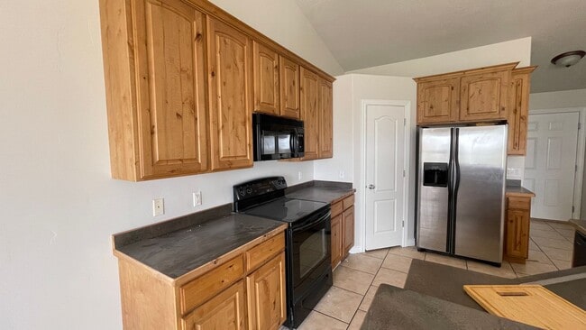 Building Photo - Beautiful 3 bedroom 2 bath home is Eagle M...