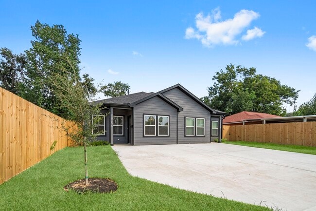 Primary Photo - 5025 Rapido Rd