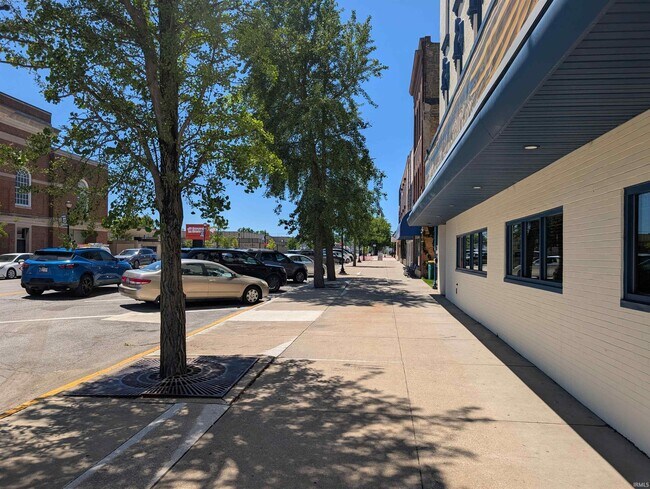 Building Photo - 109 S Main St