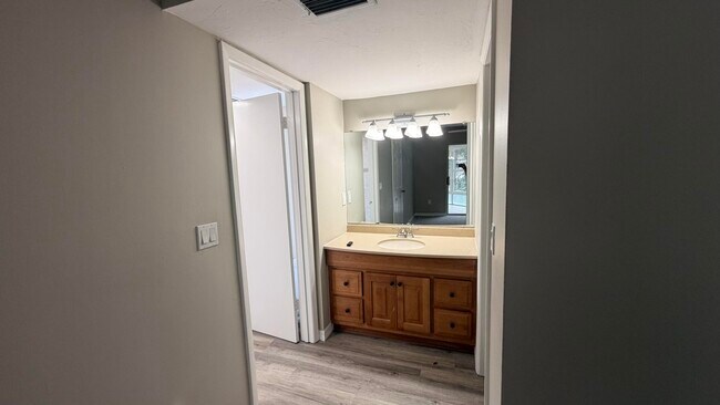 Building Photo - 3302 SE Aster Ln