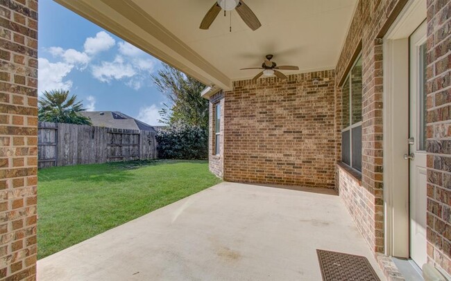 Building Photo - 18315 E Willow Oak Bend Dr