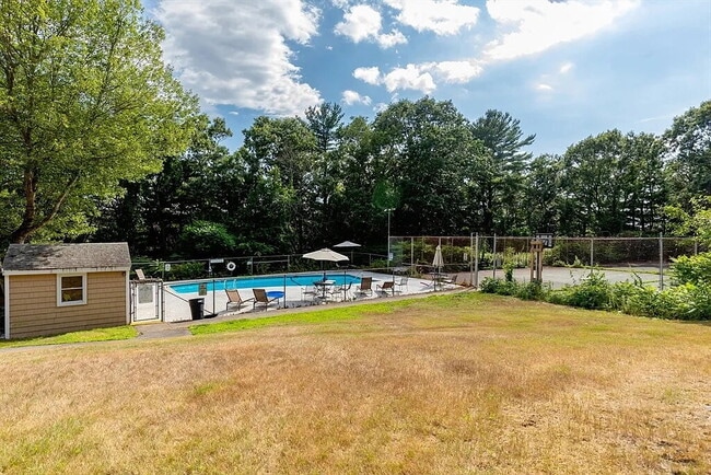 Building Photo - "Charming 1-Bedroom Retreat with Modern Co...
