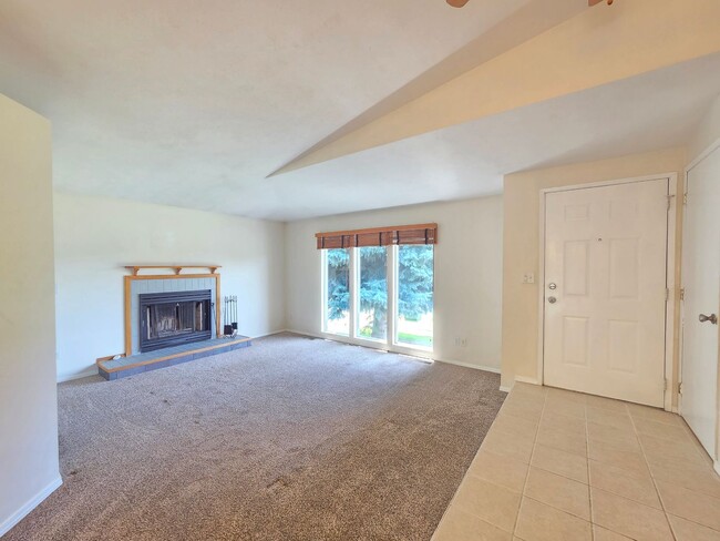 Building Photo - $2,495 - 4 Bed / 2 Bath Beautiful Home in Indian Trail