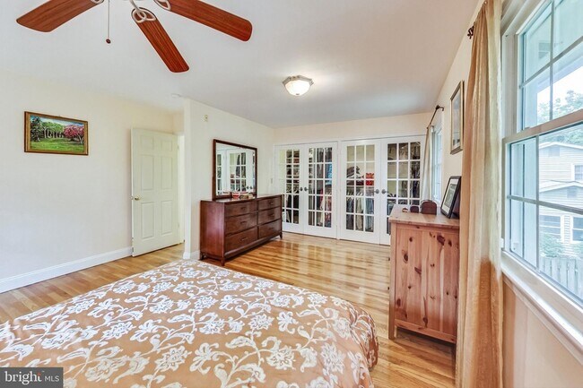 Building Photo - 806 Hope Ct