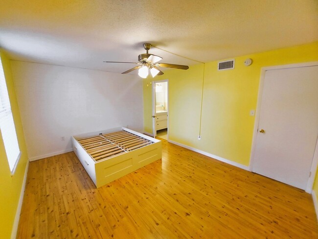 Building Photo - Charming and spacious 1BR Condo in the hea...