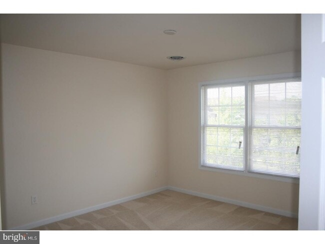 Building Photo - 529 Stone Ridge Dr
