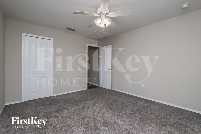 Building Photo - 6531 Evergreen Park Dr
