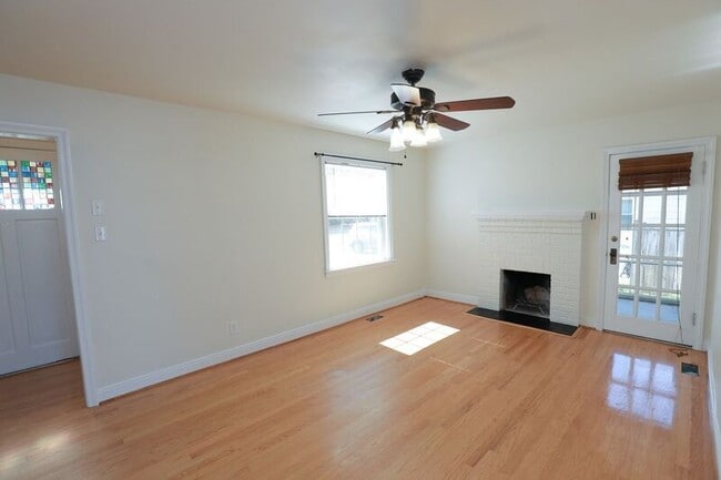 Building Photo - 2922 Overton Rd