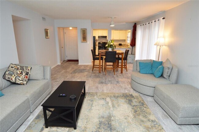 Building Photo - 3873 Pompano Dr SE