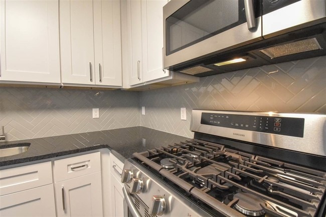 Building Photo - 4201 Bergen Turnpike