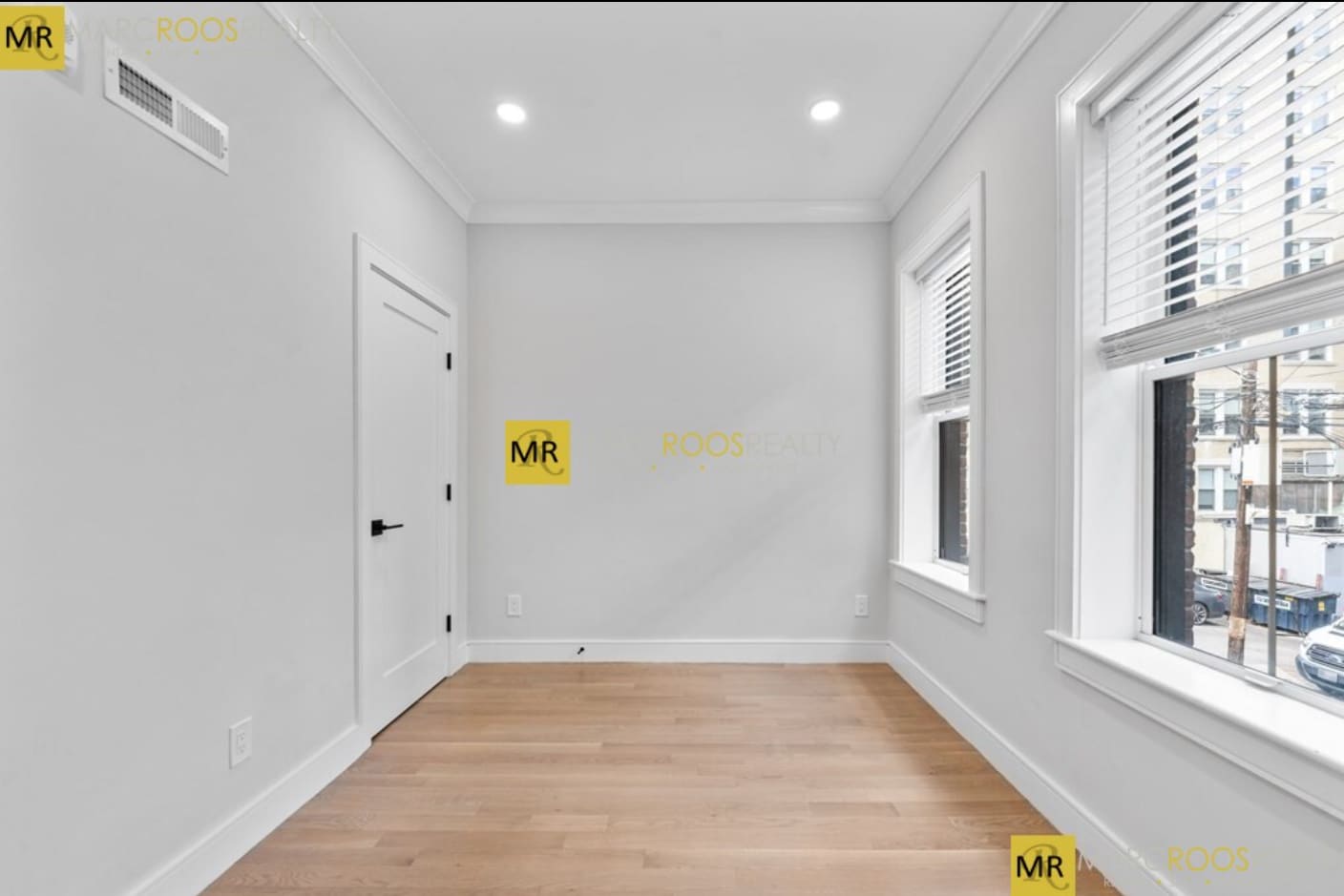 Building Photo - 535 Newbury St