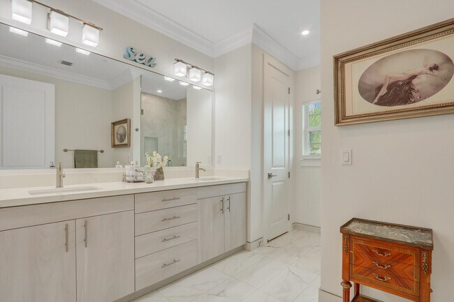 Building Photo - 120 Water Pointe Pl