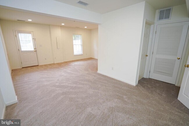 Building Photo - 38116 E Chester Ln