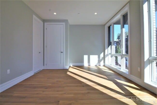 Building Photo - Stunning New 2 Bed 2 Bath in Bed Stuy Cond...