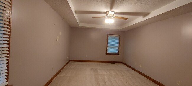 Building Photo - Beautiful Ranch in desirable location